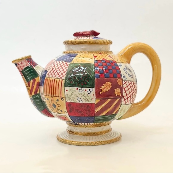 Studio Nova Old World Santa Christmas Patchwork Porcelain Teapot Kettle - Picture 4 of 10